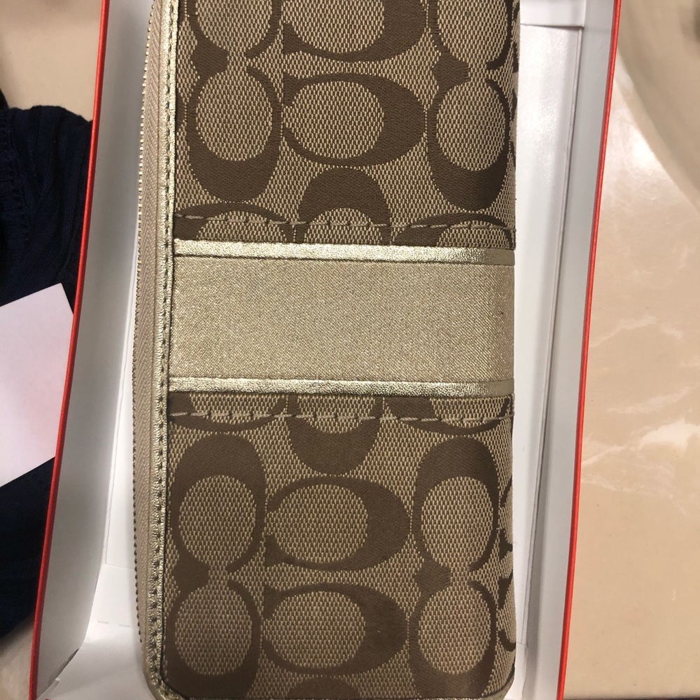 Coach Wallet - Picture 2 of 7